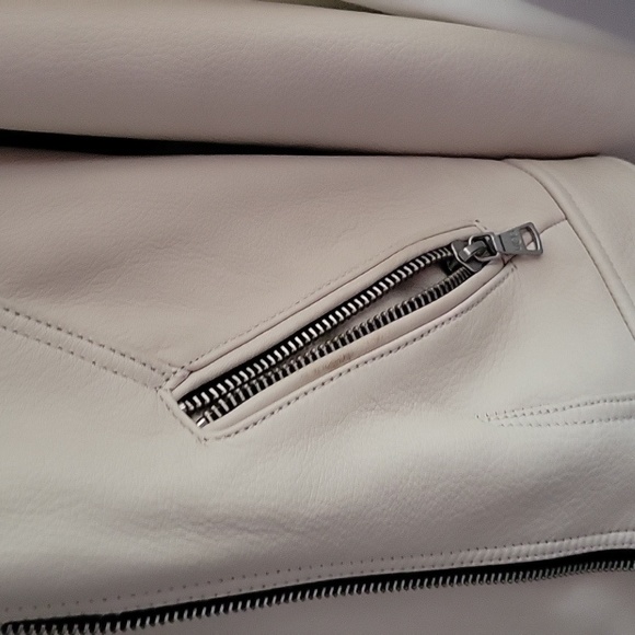 NWT! Ugg Leather Jacket Size large - Picture 9 of 9